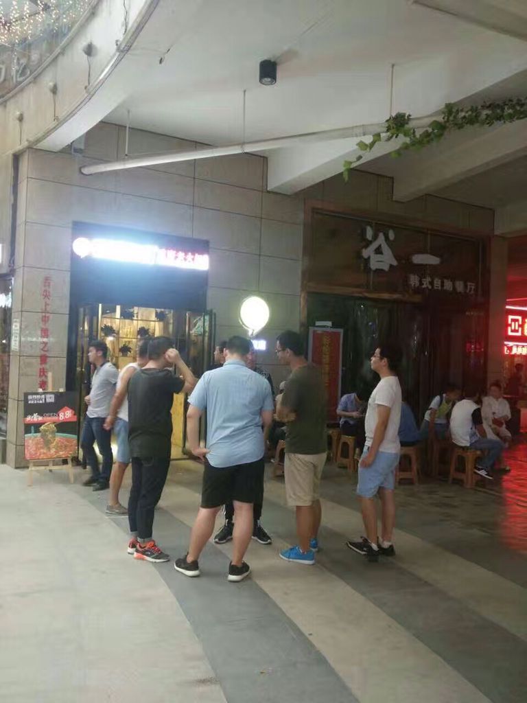 麻辣无情重庆老火锅武汉店室内图01